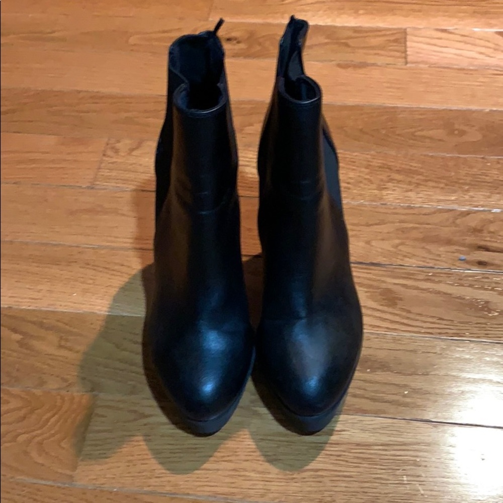 Heeled boots